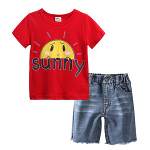 Conjunto de dos piezas de verano para niños 100% algodón cuello de bebé de manga corta Top pantalones cortos de mezclilla traje para niños mayores de <span class=keywords><strong>9</strong></span> años con logotipo - Product Image 1