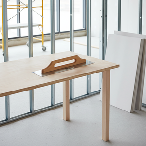 Truelle à plâtre AUSONIA à deux poignées avec lame en acier inoxydable de 48x14 cm et manche en bois, fabriquée en Italie - Product Image 2