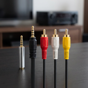 TechSide TS-RCAC Cable RCA a Jack de 3.5mm de 1.5m, Adaptador OMTP/CTIA, Convertidor para Mini DV y VHS, Hecho en China - Product Image 2
