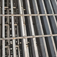 Grille de sécurité en acier Q235 galvanisé à chaud de 1000 mm pour plancher soudé