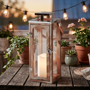 Lanterne carrée en bois avec panneaux en verre et poignée en métal pour la décoration de la maison - Product Image 2