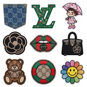 Patchs thermocollants 3D en PVC de luxe tendance, broderies de marques célèbres de haute qualité pour vêtements, vestes, chapeaux, sacs, couture mode - Product Image 1