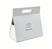 Boîte en carton triangulaire personnalisée avec impression de logo, boîte d'emballage pliable en carton avec poignée découpée pour commandes sur mesure
