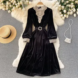 Robe longue en velours noir, jupe amincissante, broderie, strass, couture, argent, doré, noir, automne hiver