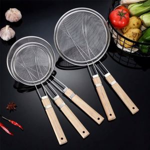 Ustensiles de cuisine : Passoire de qualité supérieure avec manche en bois, tamis à farine en acier inoxydable, passoire à huile pour la cuisson - Product Image 2