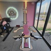 Tour de Gyroscopie Pilates en Bois Massif d'Érable avec Poulies et Poids pour Studio et Usage Domestique