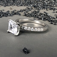 Bague Princesse Minimaliste Captivante en Argent S925 Plaqué Rhodium Fin avec Diamant Moissanite VVS – Bijou Glamour pour Femme