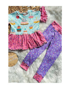 GSPO2275 CUSTOM Conjunto de Ropa para Niña Pequeña con Estampado de Rayas Azules y Feliz Cumpleaños, Venta al por Mayor, Manga Corta - Product Image 1