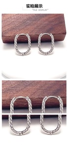 ต่างหูห่วงสี่เหลี่ยมแบบตอกลายเคลือบทอง 18K PVD บนสแตนเลสสตีลสำหรับผู้หญิง |   กันน้ำ ป้องกันการแพ้ และไม่ซีดจาง - Product Image 6