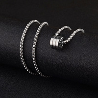 Collier en acier inoxydable argenté, petit, tendance, avec pendentif carré rotatif pour homme et femme