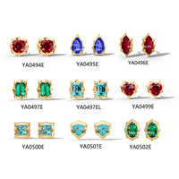 Pendientes de tuerca solitarios geométricos afilados Starlight de plata 925 chapada en oro con gemas de colores cultivadas en laboratorio Abiding Starburst