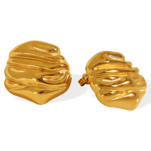 ต่างหูสตั๊ดเหล็กไทเทเนียมสไตล์ฝรั่งเศสย้อนยุค ดีไซน์พับแบบไม่สม่ำเสมอสีทอง สำหรับสวมใส่ทุกวัน - Product Image 5