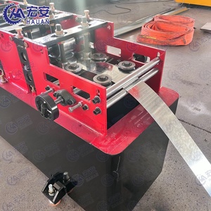 Máquina formadora de quillas HAUAN con engranajes, motor PLC, rodamientos, 380V, 7kW de potencia para la fabricación de canales de techo tipo sombrero - Product Image 2