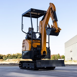 Miniexcavadora de 1 y 2 toneladas, tipo oruga, para uso agrícola en huertos, con accesorio de martillo hidráulico. - Product Image 3
