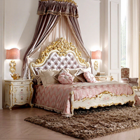 Lit double en bois massif européen sculpté 1,8 m Lit Queen avec tissu français pour villa Chambre principale Meubles de maison Lit de mariage