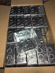 קופסאות חשמל מתכתיות של CETL קנדה, מרובעות כסופות עם פתחים, קופסת חיבור מצופה פלדה, עמידות למים בתקן IP65, קופסת שירות מרותכת מפלדה - Product Image 3