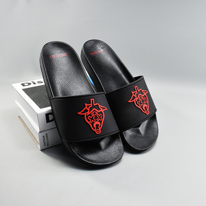 Nouvelles pantoufles de football personnalisées en plein air pour hommes, semelle en PU souple, impression personnalisée du logo, pantoufles - Product Image 3
