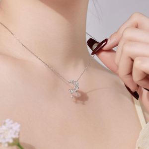สร้อยคอเงินแท้ S925 ชุบทองคำขาว 18K ดีไซน์ทันสมัย ประดับเพชรคิวบิกเซอร์โคเนีย 5A รูปพระจันทร์เสี้ยว สำหรับผู้หญิง - Product Image 3