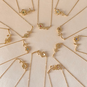 Collana di fiori nascita del mese 18K placcato oro maglione catena 12 mesi nascita fiore ciondolo collana - Product Image 2