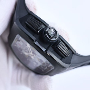 Reloj de pulsera para hombre multifunción con hora saltarina, esfera de fibra de carbono y zafiro 011, de lujo, discreto y superventas. - Product Image 4