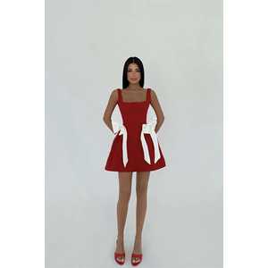 Robe de cocktail mini rouge Nellie avec détail nœud élégant - Product Image 2