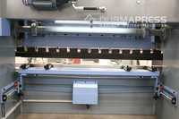 Prensa Plegadora Hidráulica CNC de Tecnología Avanzada E310P con Controlador Lógico Programable y Protección Integral de Seguridad para el Operador