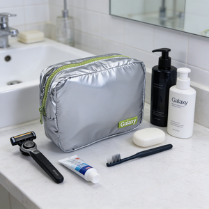 حقيبة أدوات شخصية للرجال عصرية مقاومة للماء من النايلون مع مقبض للتعليق ومنظم سفر مخصص بسحاب وحرف - Product Image 3