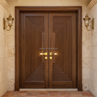 Porta d'Ingresso Doppia Esterna in Legno Massello di Lusso per Villa Residenziale di Grandi Dimensioni