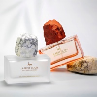 Vente de gros Bouteilles de parfum rectangulaires de 100ml-Bouteilles de parfum personnalisables haut de gamme avec bouchons en pierre de cristal.