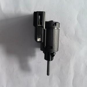 Interruptor de luz de freno 3B0945511C para Audi A3 A6 Volkswagen Golf Passat - Product Image 1