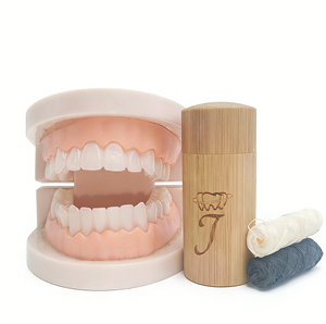 Fil dentaire biodégradable, organique, végétalien, ciré au charbon de bambou, personnalisé - Product Image 1