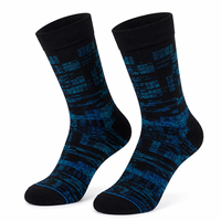 Vente en gros de chaussettes pour hommes en coton colorées et amusantes, personnalisées, pour un usage quotidien décontracté, design OEM