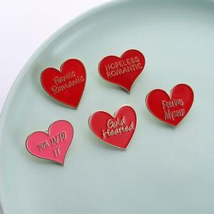 Broche Divertido y Personalizable con Frases Inspiradoras y Motivadoras, Pin Creativo con Forma <span class=keywords><strong>de</strong></span> Corazón Rojo, Insignia <span class=keywords><strong>de</strong></span> Zinc Fundido - Product Image 2