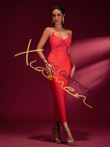 ชุดเดรสผู้หญิงสีแดง ย้อมสีแบบ Garment Dyed ทรงเอ็มไพร์ คอวี แขนกุด ผ้าซาติน ระบายอากาศได้ดี ความยาวระดับเข่า ลายดอกไม้ ดีไซน์หรูหราสำหรับงานเลี้ยงตอนเย็น - Product Image 5