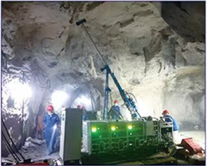 Hoog rendement draagbare volledig hydraulische kernboorinstallatie voor geotechnische exploratie en mijnbouw - Product Image 4