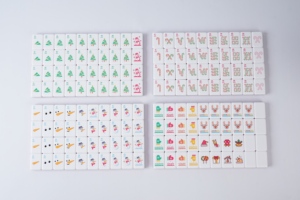 Tuiles de Mahjong en Acrylique de Luxe Élégantes, Durables, avec Gravures Bonhomme de Neige et Renne, 160 Pièces pour Divertissement de Fête de Noël - Product Image 5