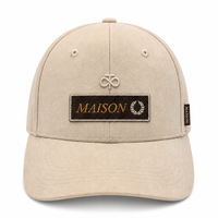 Casquette de baseball en daim beige avec logo personnalisé, patch en cuir, monogramme doré, boucle argentée, qualité supérieure, unisexe, vente en gros