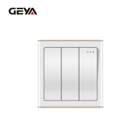 Interrupteurs muraux GEYA personnalisés, norme britannique, 16A 250V, 3 gangs, 1 voie, plaque IP54 étanche, matériau PC durable, minimaliste et moderne