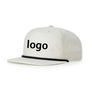 Gorra Unisex de Algodón Blanco con Cierre a Presión, Logotipo en el Panel Frontal, Talla Ajustable, Estilo Casual, Gorra de 5 Paneles para las Cuatro Estaciones - Product Image 1