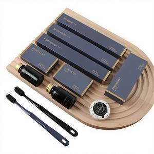 <span class=keywords><strong>Kit</strong></span> da Bagno per <span class=keywords><strong>Hotel</strong></span> e B&B: Spazzolino Monouso Morbido, Pettine e Confezione con Scatola - Set da Viaggio - Product Image 1