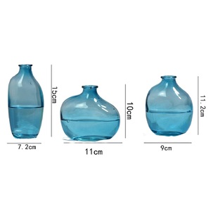 Vaso in Vetro Blu Chiaro di Lusso da Tavolo, Vaso a Bocca Stretta Colorato per Fiori Secchi e Decorazioni Domestiche - Product Image 2