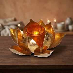 Porte-bougie votif en forme de lotus fait à la main en fer pour la décoration de la maison par Chaman India - Product Image 3