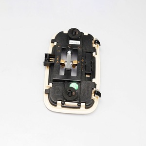 Plafonnier intérieur Kia 928501G000RU Beige pour Rio 4D 5D 2006-2011 Éclairage automobile - Product Image 3