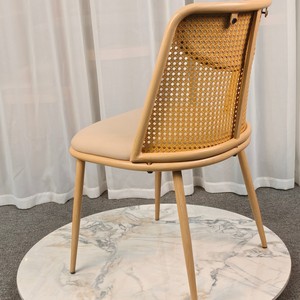 Silla Lateral Minimalista de Ratán con Estructura de Madera Maciza de Grano Natural, Precio Directo de Fábrica al por Mayor, Silla de Comedor para el Hogar y la Cocina - Product Image 3