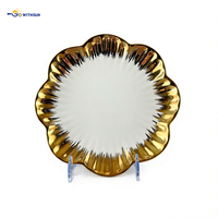Assiettes de luxe en céramique faites à la main avec bord doré de 8 pouces pour hôtels et restaurants – Design élégant – Vaisselle jetable – Collection Lucky