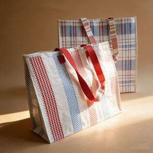 Sac écologique promotionnel léger et recyclable avec logo personnalisé, sac tissé en PP pliable avec fermeture à boucle et crochets, couleurs personnalisées - Product Image 4