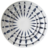 Service d'assiettes à salade écologiques motif fleur bleue, style nordique européen, design personnalisé, en porcelaine fine légère, pour mariages et restaurants