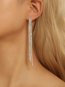 Pendientes Largos de Aleación de Cobre Negro Clásico con Forma de Flor y Circonita Plateada con Borlas Largas para Accesorios de Vestido de Novia para Mujer - Product Image 6