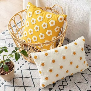 Housse de coussin brodée style Ins, motif petite marguerite carrée, pour dossier de canapé de salon, coussin lombaire, coussin de chevet de chambre - Product Image 4