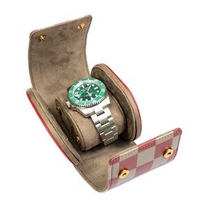 กล่องเก็บนาฬิกาทรงกลมสีชมพูปลายสูงพร้อมกระดุมปิดดีไซน์นูนรูปทรงกลมและสไตล์คลาสสิก - Product Image 1